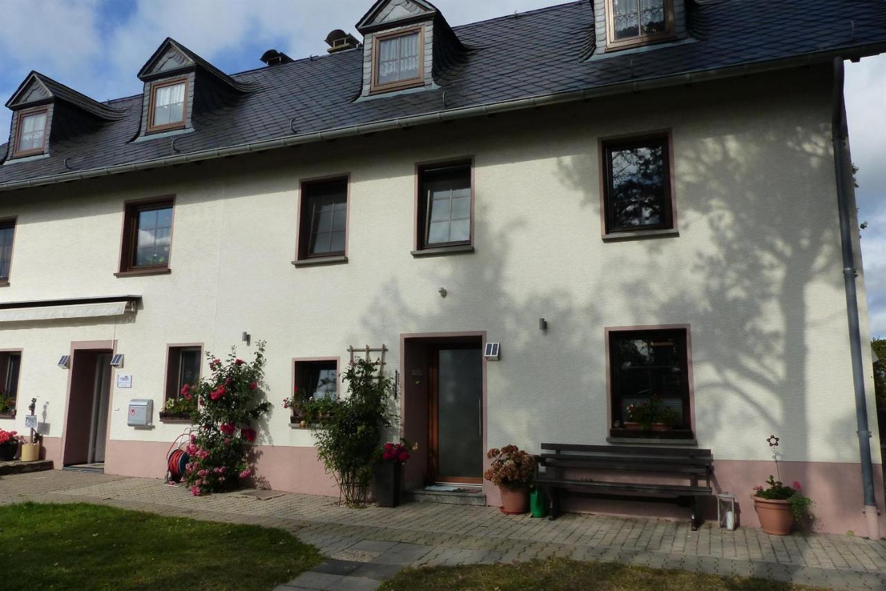Ferienwohnung Huegelhaus Plutscheid Luaran gambar